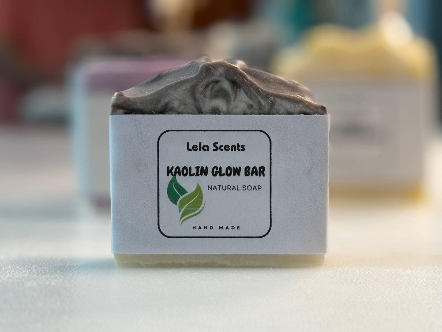 Jabón Artesanal Kaolin Glow – Hecho a Mano en Pequeños Lotes