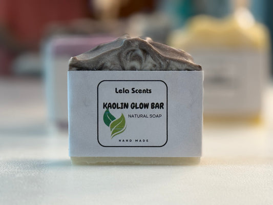 Jabón Artesanal Kaolin Glow – Hecho a Mano en Pequeños Lotes